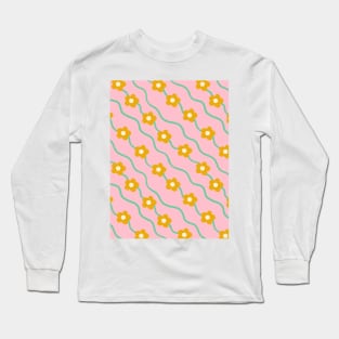 Wavy ditsy floral pattern in pink and mustard yellow Long Sleeve T-Shirt